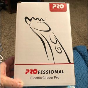 Electric pet clippers. Never used. Only opened for picture.